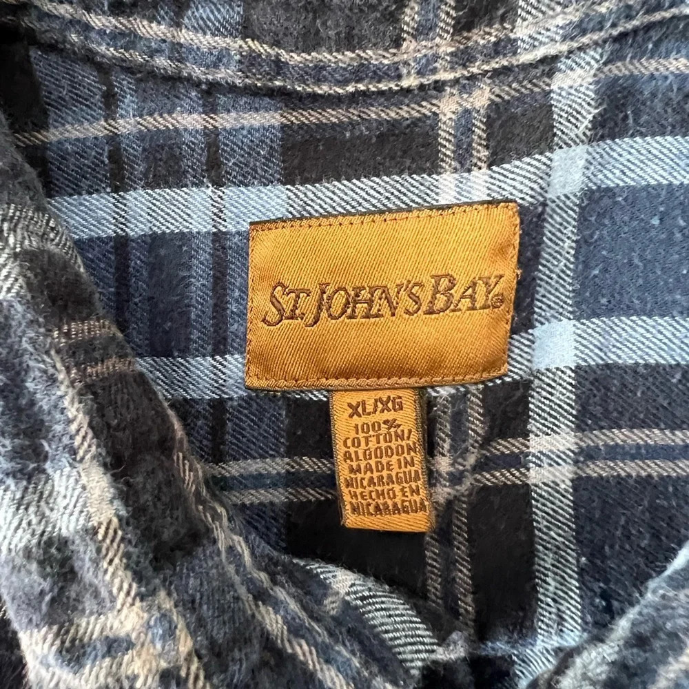 St. John’s Bay flannel - Picture 9 of 9
